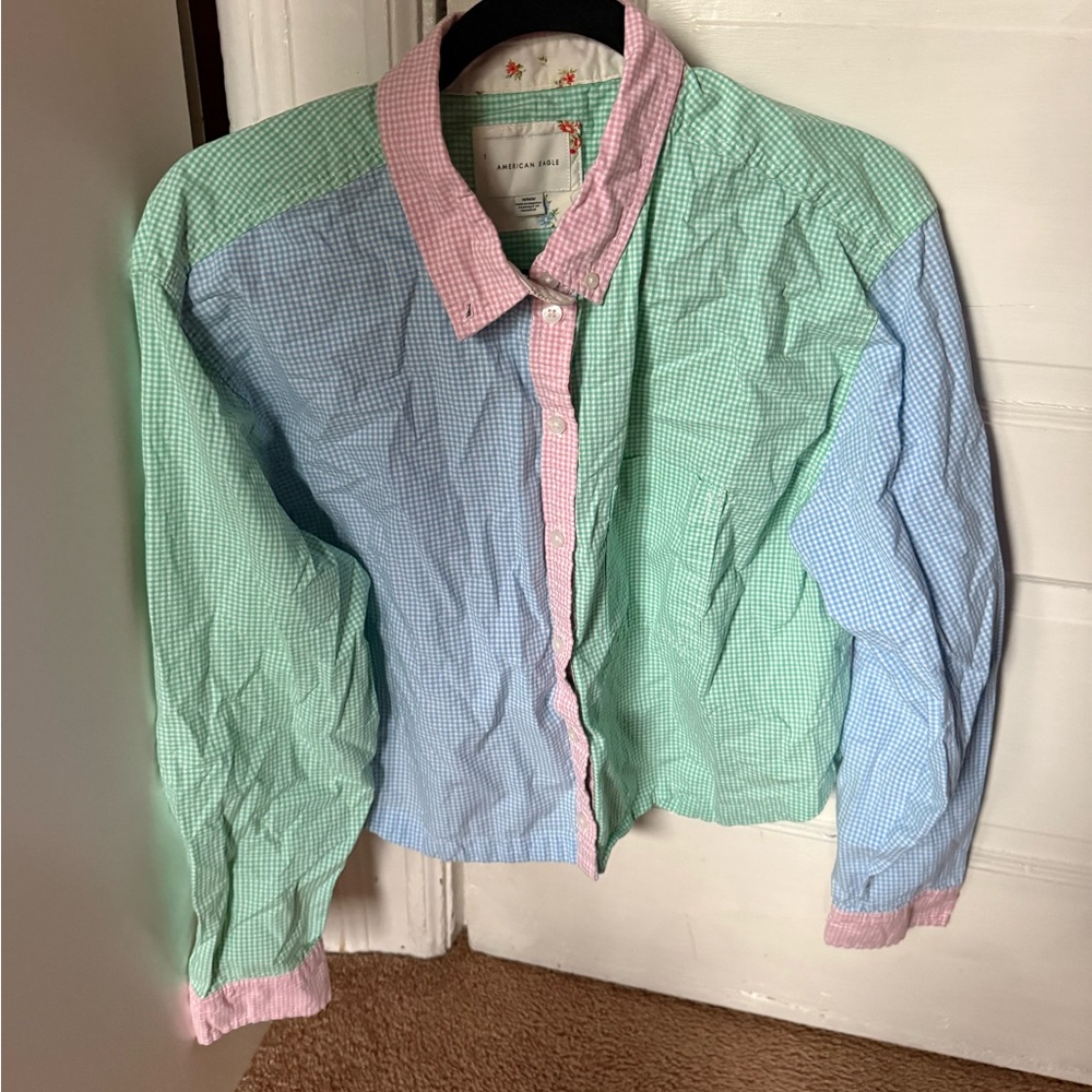 American Eagle - Women’s Pastel Cropped Button Up